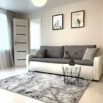 New Modern In The Center Апартаменты *
