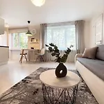 New Modern In The Center Апартаменты *
