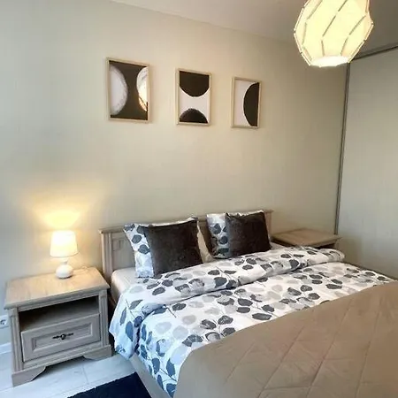 New Modern In The Center Apartamento Narva