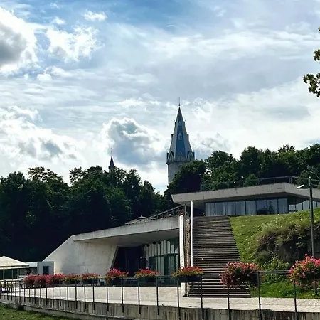 New Modern In The Center *