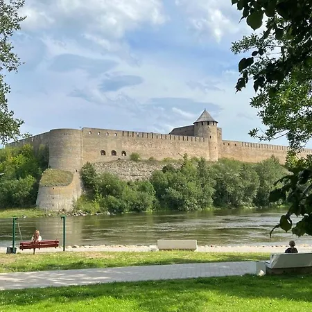 New Modern In The Center Narwa