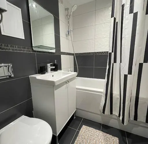 New Modern In The Center شقة *