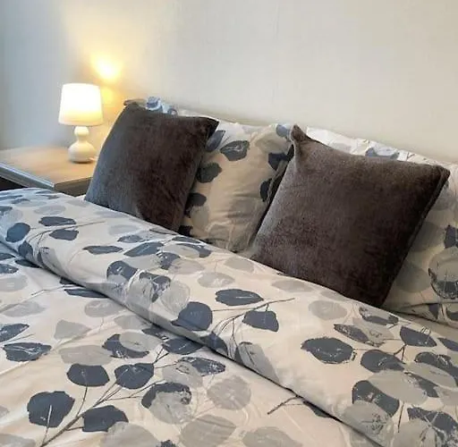 New Modern In The Center *