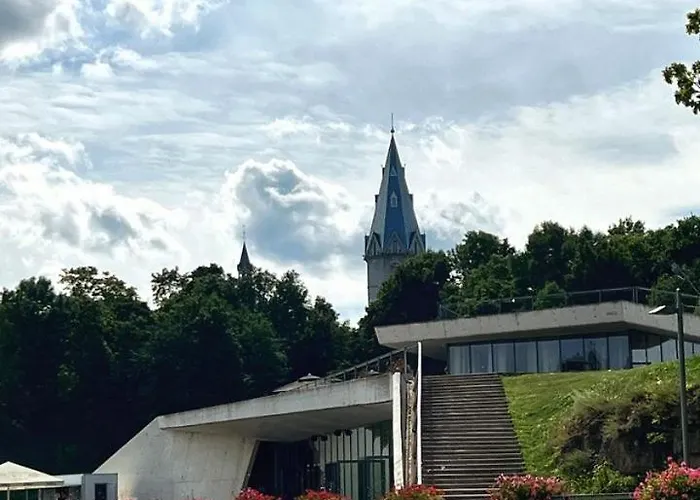 New Modern In The Center *