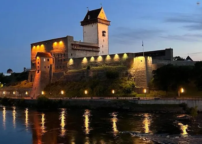 New Modern In The Center نارفا